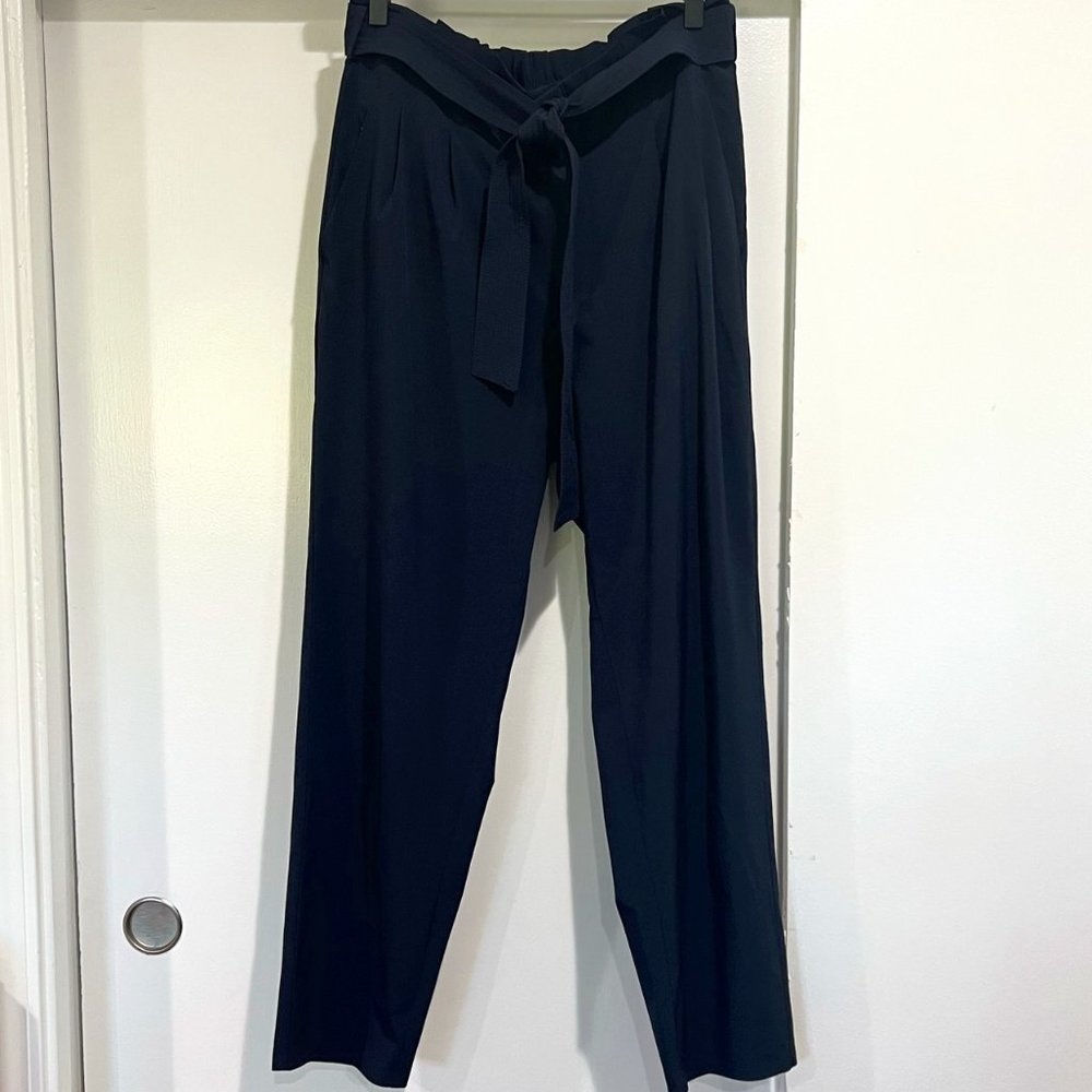 Athleta Skyline Pant II - Navy size 10 EUC